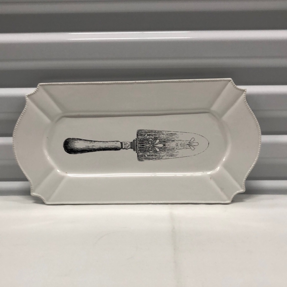 Mud Pie Rectangular Tray with Black Spatula Design